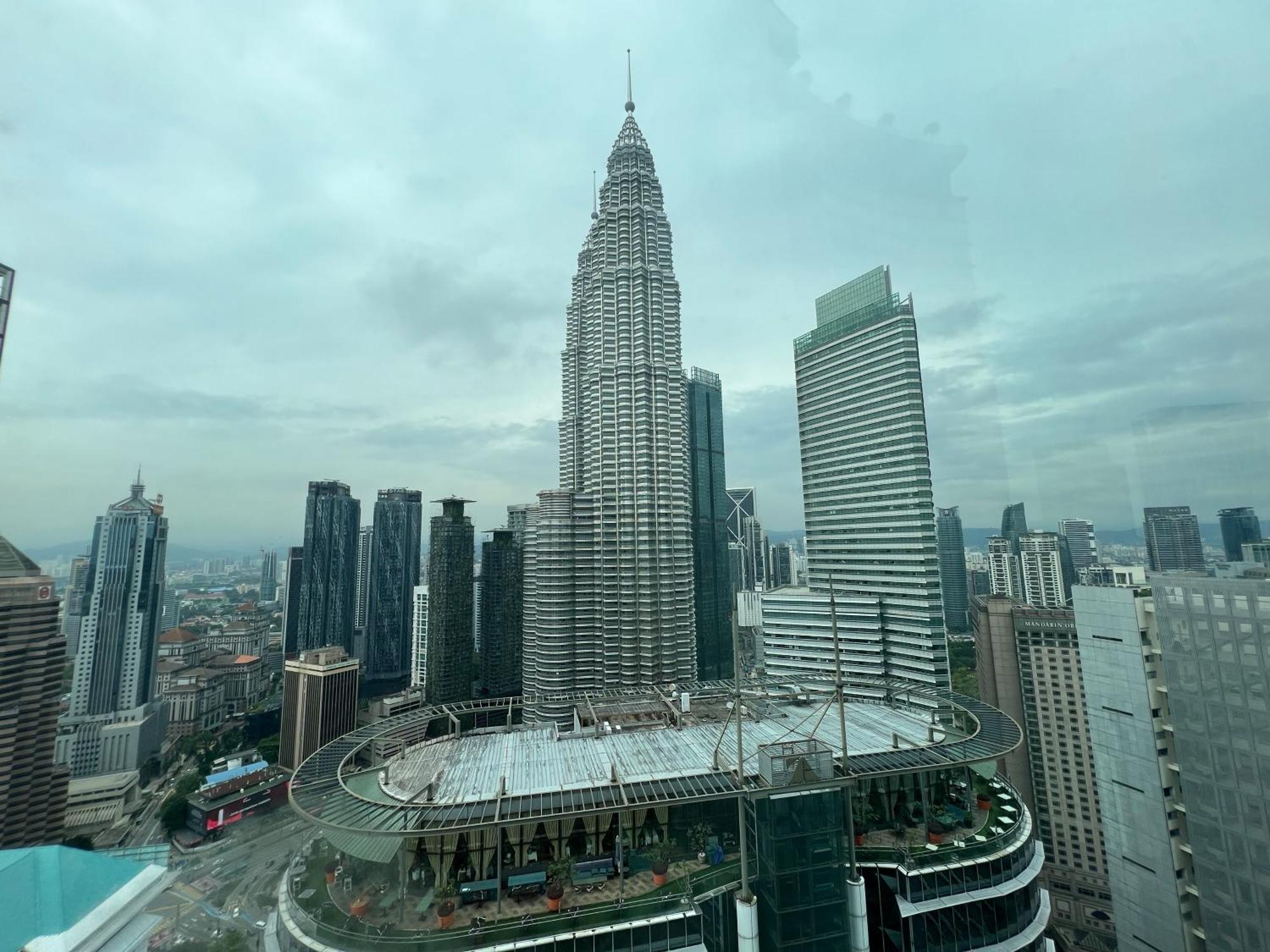 Sky Charming 3br Klcc View *